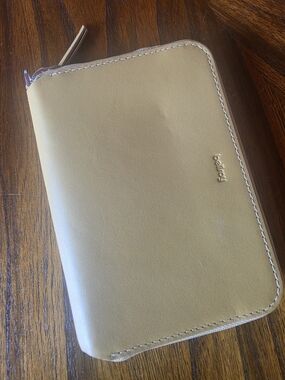 Bellroy Men’s Folio Zip Wallet - NWOT